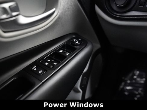 Used 2022 Jeep Renegade Latitude w/ Convenience Group image 32