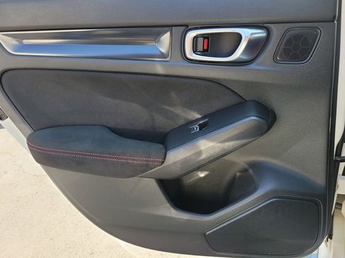 Used 2025 Honda Civic Type R image 15