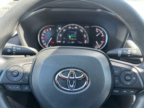 Used 2024 Toyota RAV4 LE AWD/4WD image 12