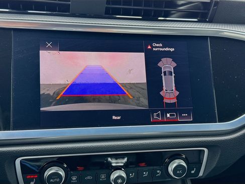 Used 2022 Audi Q3 2.0T Premium w/ Convenience Package image 10