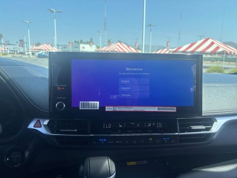 Used 2025 Toyota Sienna Limited FWD image 21