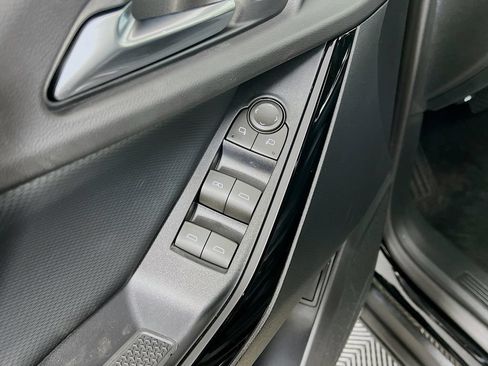 New 2026 Chevrolet Equinox LT w/ Convenience Package II FWD image 32