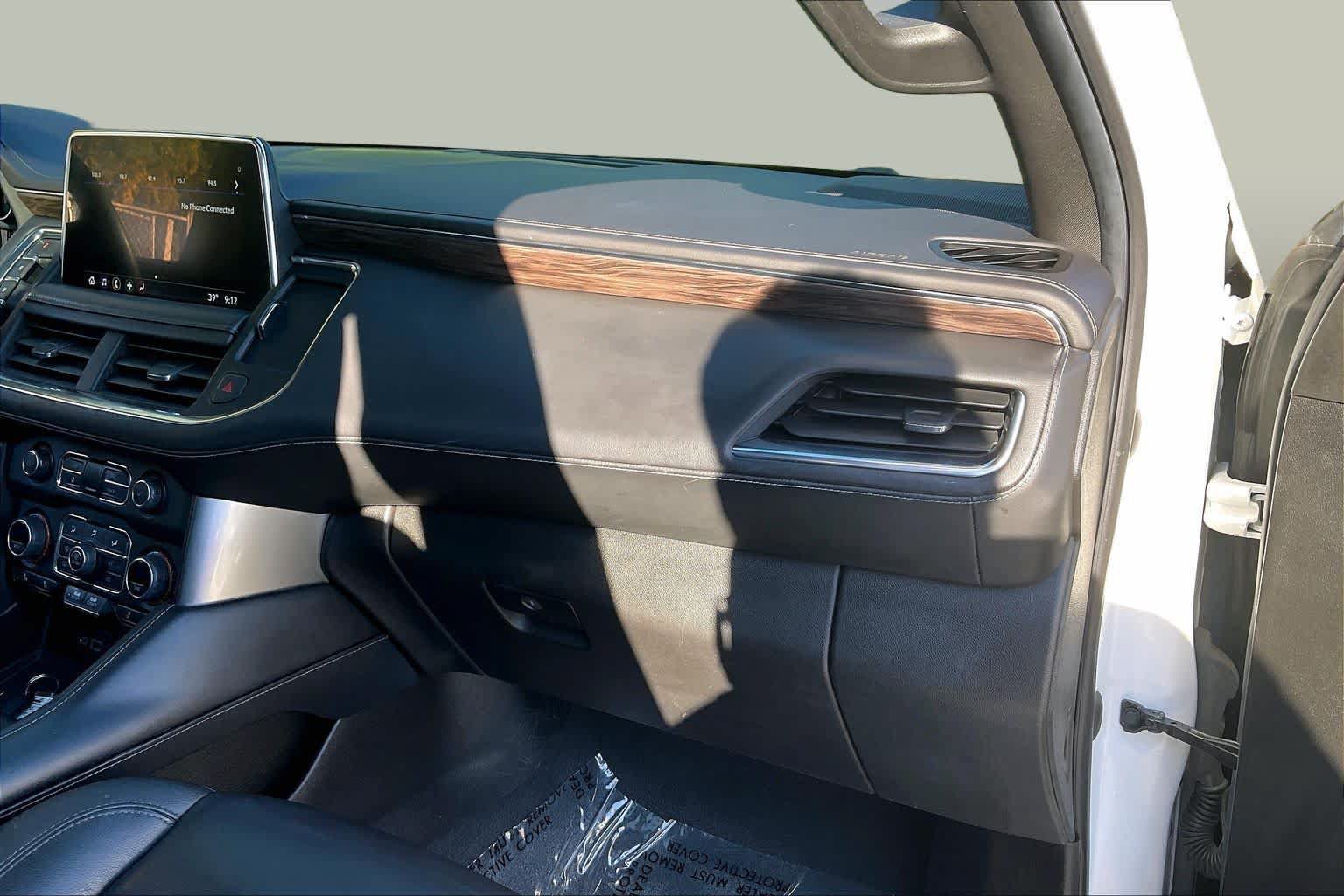 Used 2021 Chevrolet Suburban LT AWD/4WD image 17