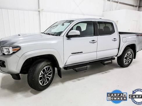 Used 2023 Toyota Tacoma TRD Sport image 3