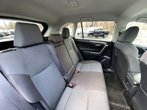 Used 2024 Toyota RAV4 XLE image 31