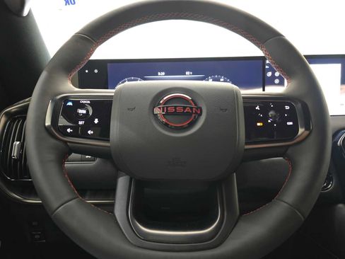 Used 2025 Nissan Armada PRO-4X AWD/4WD image 11