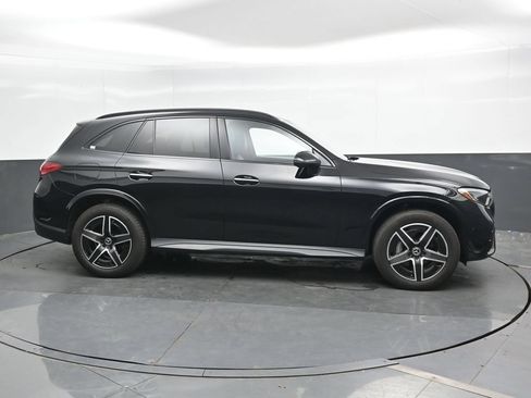 Used 2024 Mercedes-Benz GLC 300 4MATIC image 4