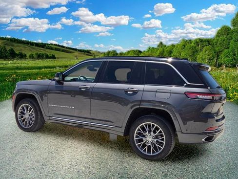 Certified 2025 Jeep Grand Cherokee Summit AWD/4WD image 4