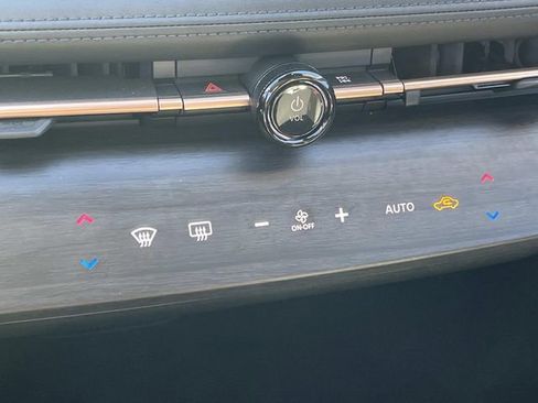 Certified 2023 Nissan Ariya FWD image 25