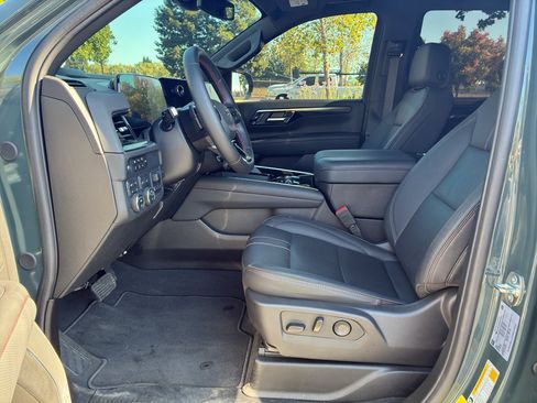 Used 2025 Chevrolet Tahoe RST w/ RST Capability Package AWD/4WD image 17