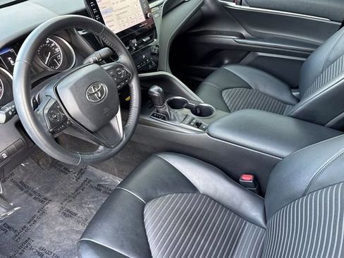 Used 2022 Toyota Camry SE image 11