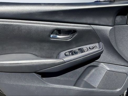 Used 2024 Nissan Sentra SV FWD image 21