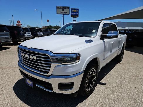 Used 2025 RAM 1500 Laramie AWD/4WD image 4