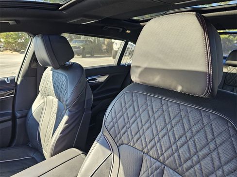 Used 2022 BMW 740i 740i w/ M Sport Package image 16