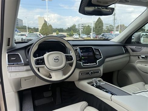 Certified 2023 Volvo XC90 B6 Ultimate w/ Protection Package Premier image 18