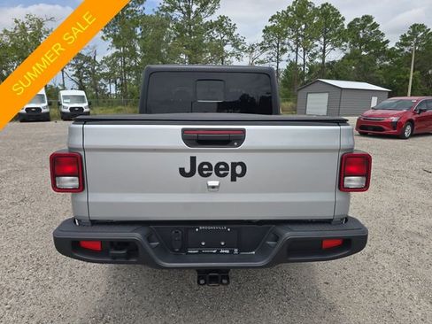 Used 2023 Jeep Gladiator Sport AWD/4WD image 5