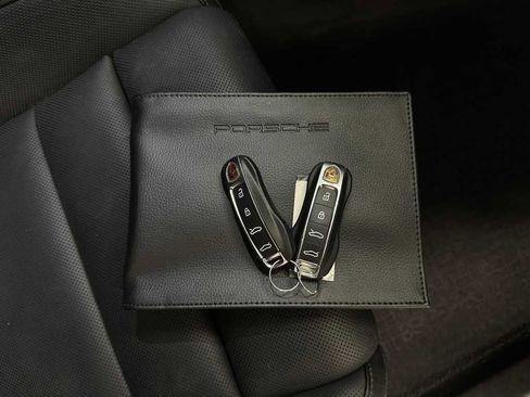 Used 2024 Porsche Taycan 4 Cross Turismo image 39