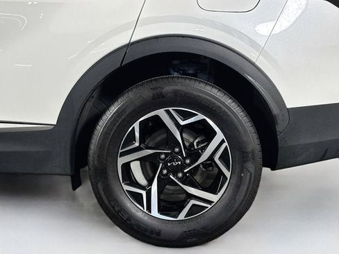 Certified 2025 Kia Sportage LX AWD/4WD image 28