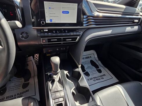 Used 2025 Toyota Camry SE image 18