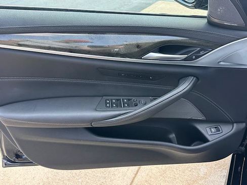 Used 2023 BMW M550i xDrive AWD/4WD image 18