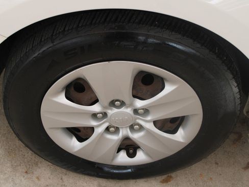 Used 2017 Kia Forte LX image 18