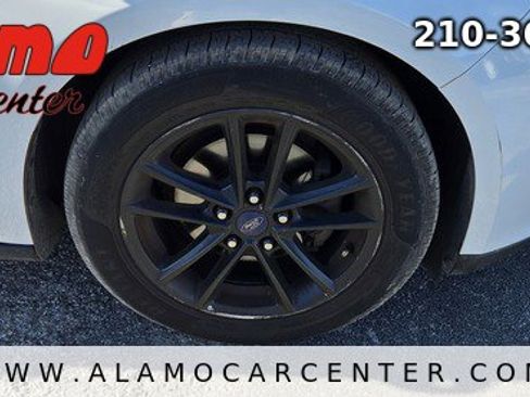 Used 2017 Ford Focus SE image 11