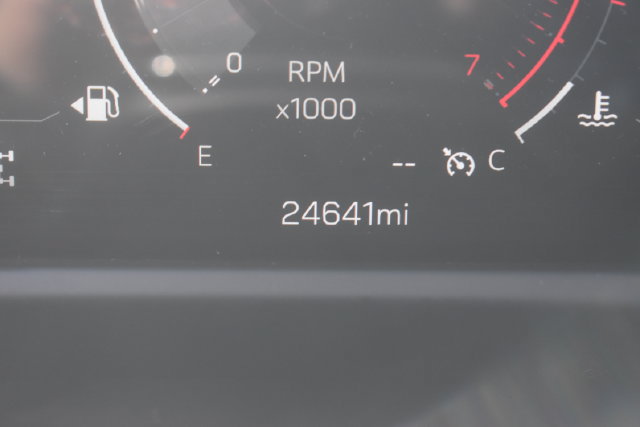 Used 2026 GMC Acadia Elevation w/ Elevation Premium Package AWD/4WD image 29