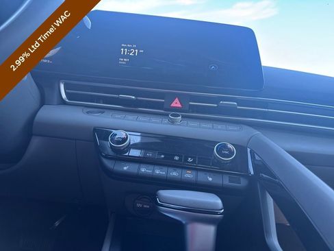 Certified 2024 Hyundai Elantra SEL w/ Convenience Package image 33