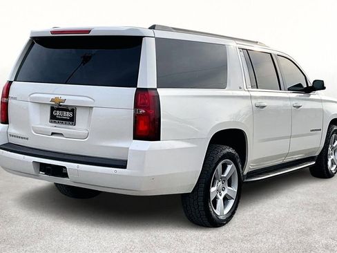 Used 2015 Chevrolet Suburban LT image 2