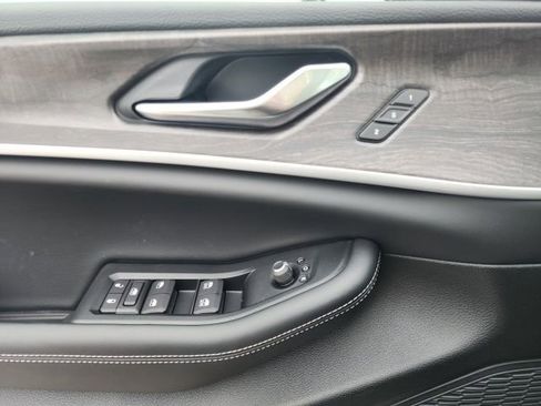 New 2025 Jeep Grand Cherokee Limited image 19