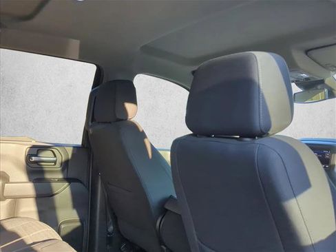 Used 2024 Chevrolet Silverado 2500 Custom w/ Custom Value Package image 17