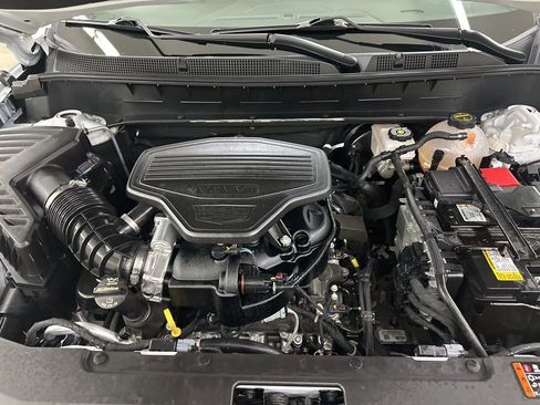 Used 2025 Cadillac XT6 Premium Luxury image 16