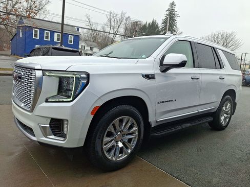 Used 2023 GMC Yukon Denali w/ LPO, Floor Liner Package image 3