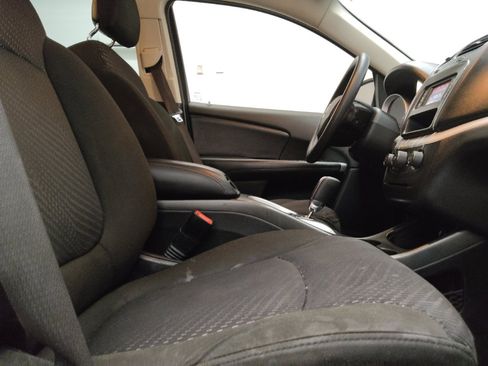 Used 2020 Dodge Journey SE FWD image 21