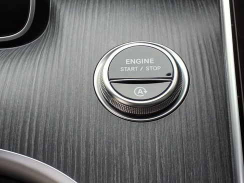 Certified 2025 Mercedes-Benz C 300 4MATIC Sedan image 25