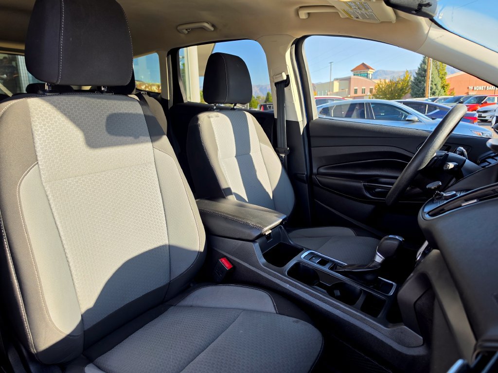 Used 2017 Ford Escape SE w/ Equipment Group 201A AWD/4WD image 14