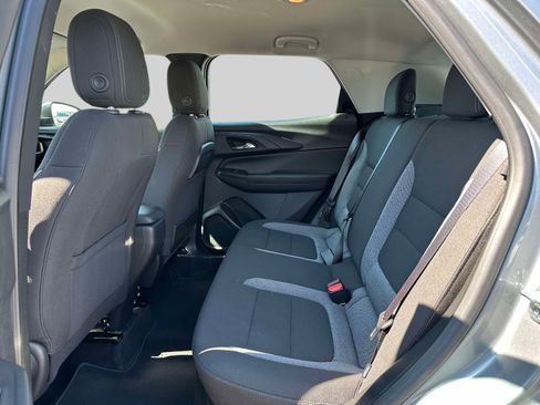 Used 2023 Chevrolet TrailBlazer LS FWD image 11