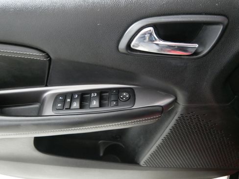 Used 2016 Dodge Journey Crossroad w/ Popular Equipment Group image 19