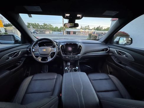 Used 2022 Chevrolet Traverse LT w/ LPO, Floor Liner Package FWD image 20