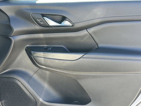 Used 2023 GMC Acadia SLT image 14