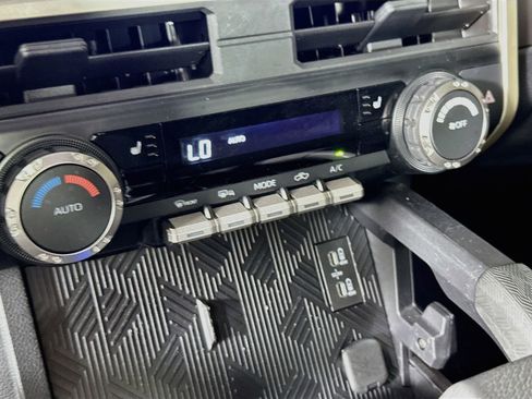 Used 2025 Toyota Tacoma TRD Sport AWD/4WD image 16
