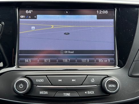 Used 2019 Buick Envision Essence image 21