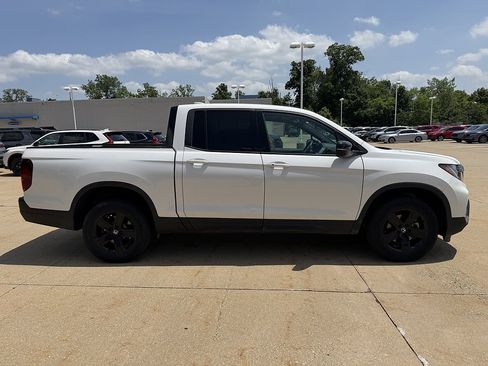 Used 2023 Honda Ridgeline Black Edition image 3
