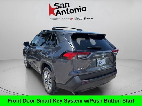 Used 2020 Toyota RAV4 XLE Premium FWD image 5
