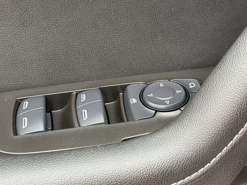 Used 2025 Chevrolet Blazer LT image 28