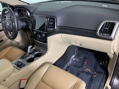 Used 2021 Jeep Grand Cherokee Limited image 23