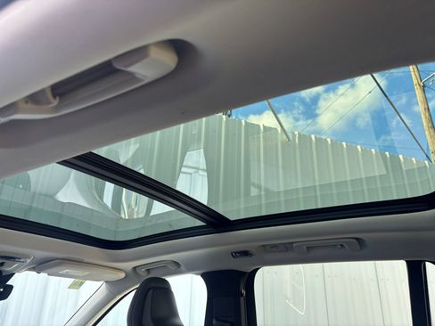 Used 2017 Volvo XC90 T6 Momentum w/ Vision Package image 28