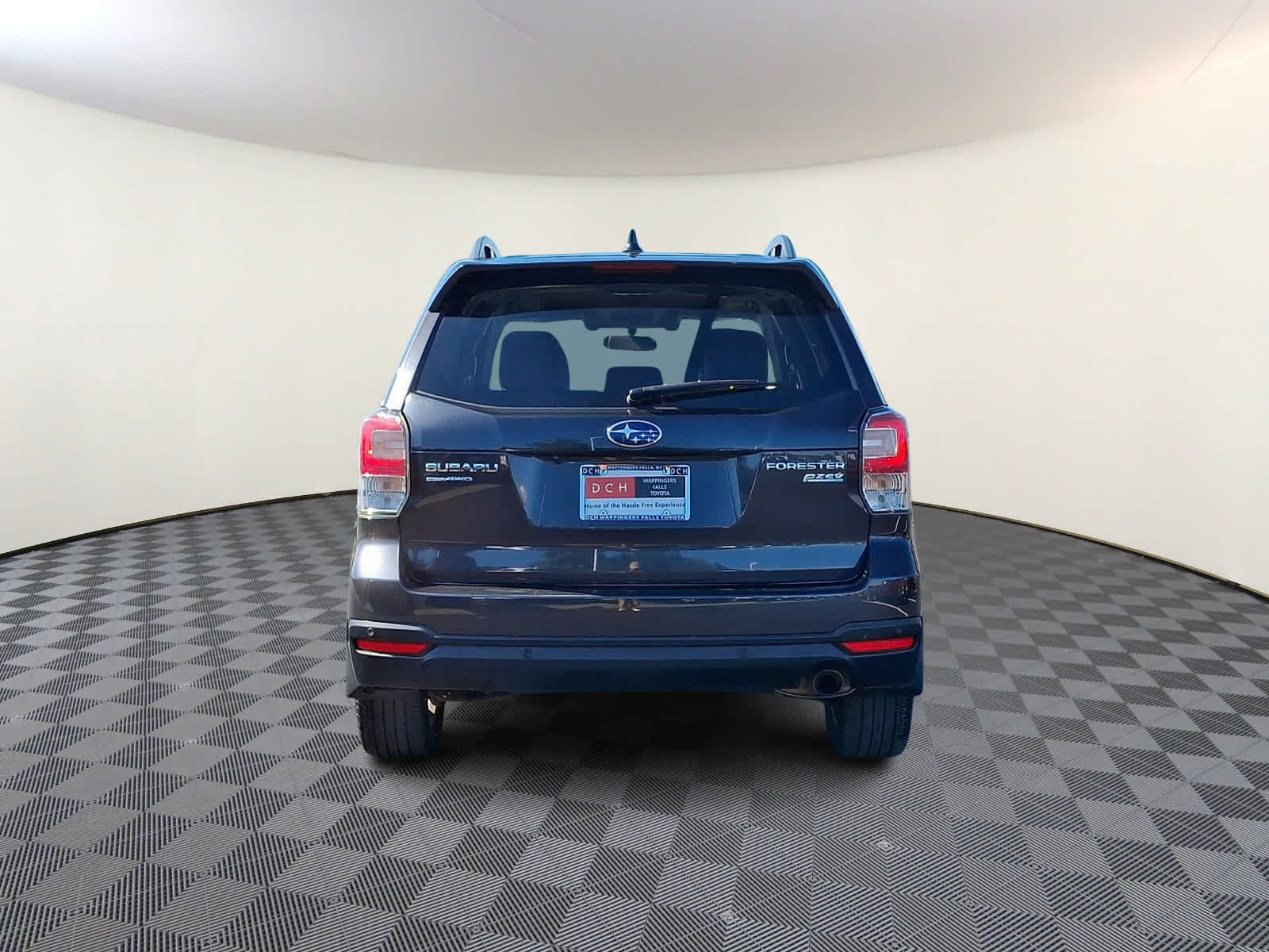 Used 2017 Subaru Forester 2.5i Touring AWD/4WD image 6