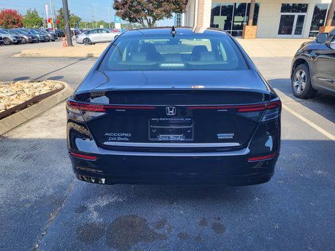 Used 2025 Honda Accord Touring image 5