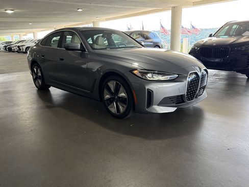 Used 2023 BMW i4 eDrive40 RWD image 5